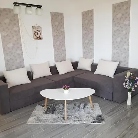 Lazar Apartament * ママイア