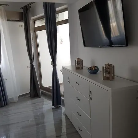 Lazar Apartament * ママイア